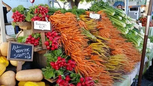 downtown-farmers-market-2