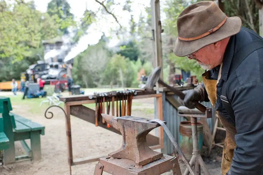 roaring-camp-blacksmith-hammer-in