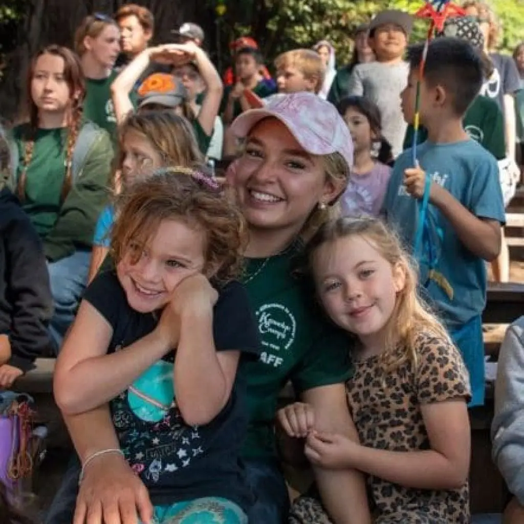 kennolyn-camp-counselor-with-kids